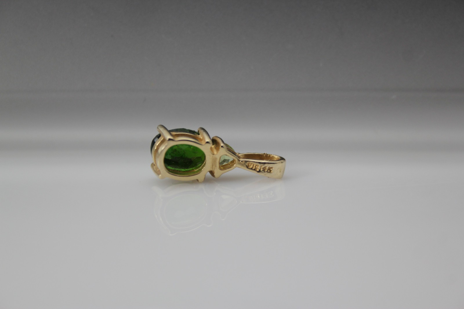 14K Gold Oval Green & Trillion Light Green Pendant 2.2 Grams (PEN10411)