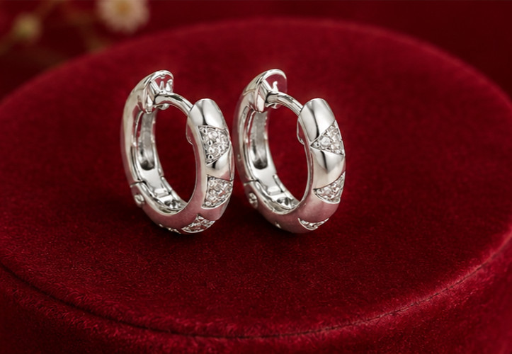 1Ct Round Cut Simulated Diamond Huggie Hoop Earrings 14K White Gold Plated