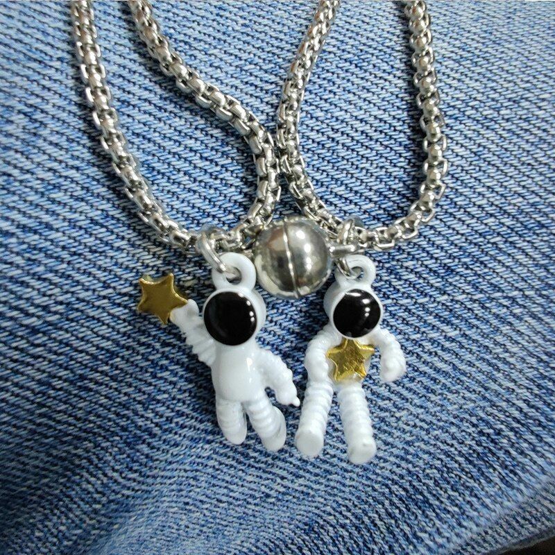 2pcs Magnetic Couple Love Space Astronaut Heart Pendant Necklace Fashion Jewelry
