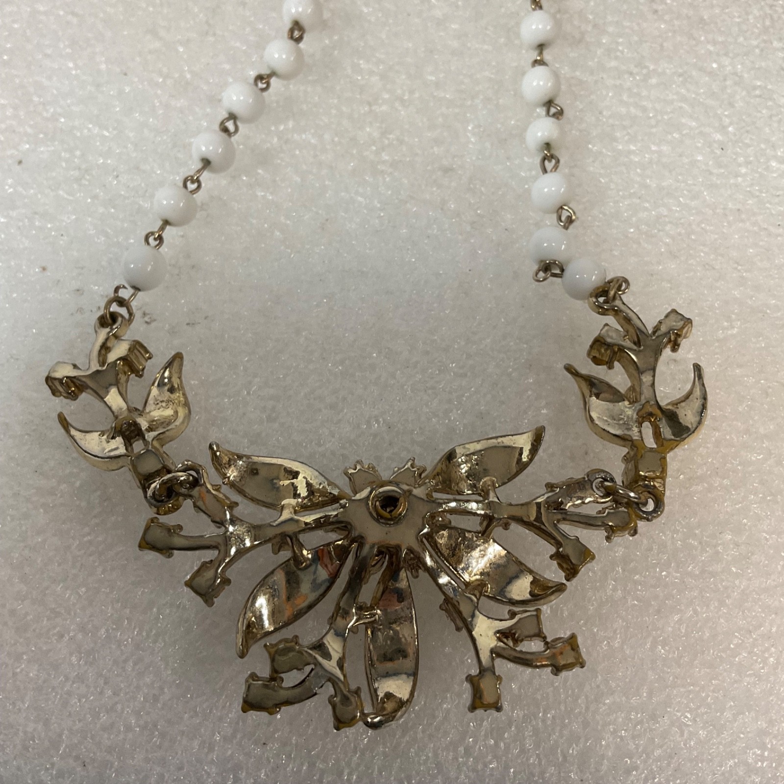 15 in White Bead Floral Rhinestone Bib Necklace Gold Tone Clasp