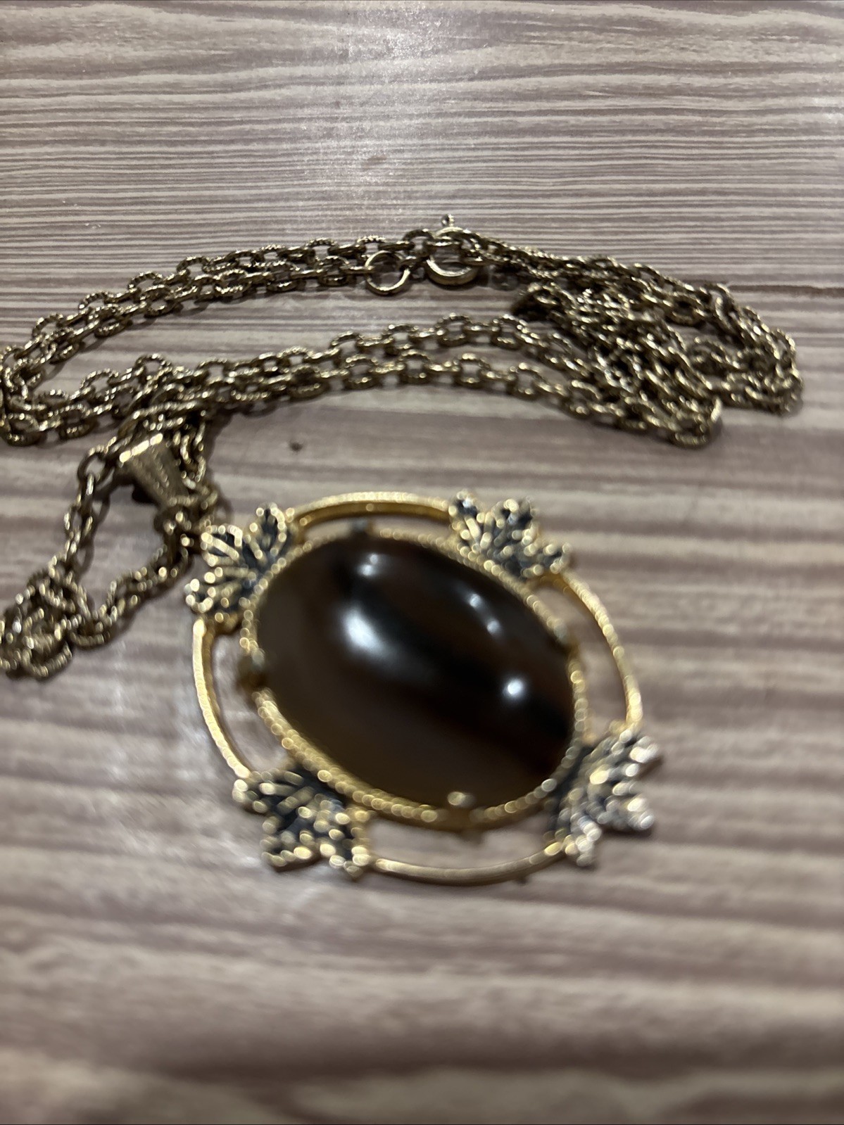 Purple Pendent With Chain V Elegant 24 Inches Long Fashion Jewelry