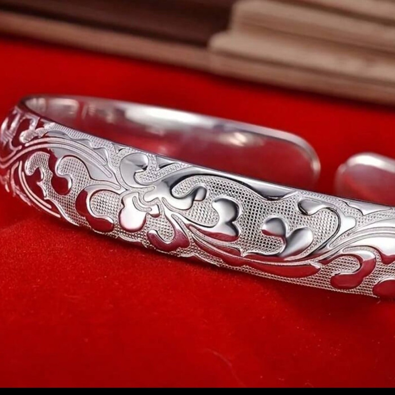 925 Sterling Silver Floral Cuff Bracelet – Adjustable Vintage-Inspired Design