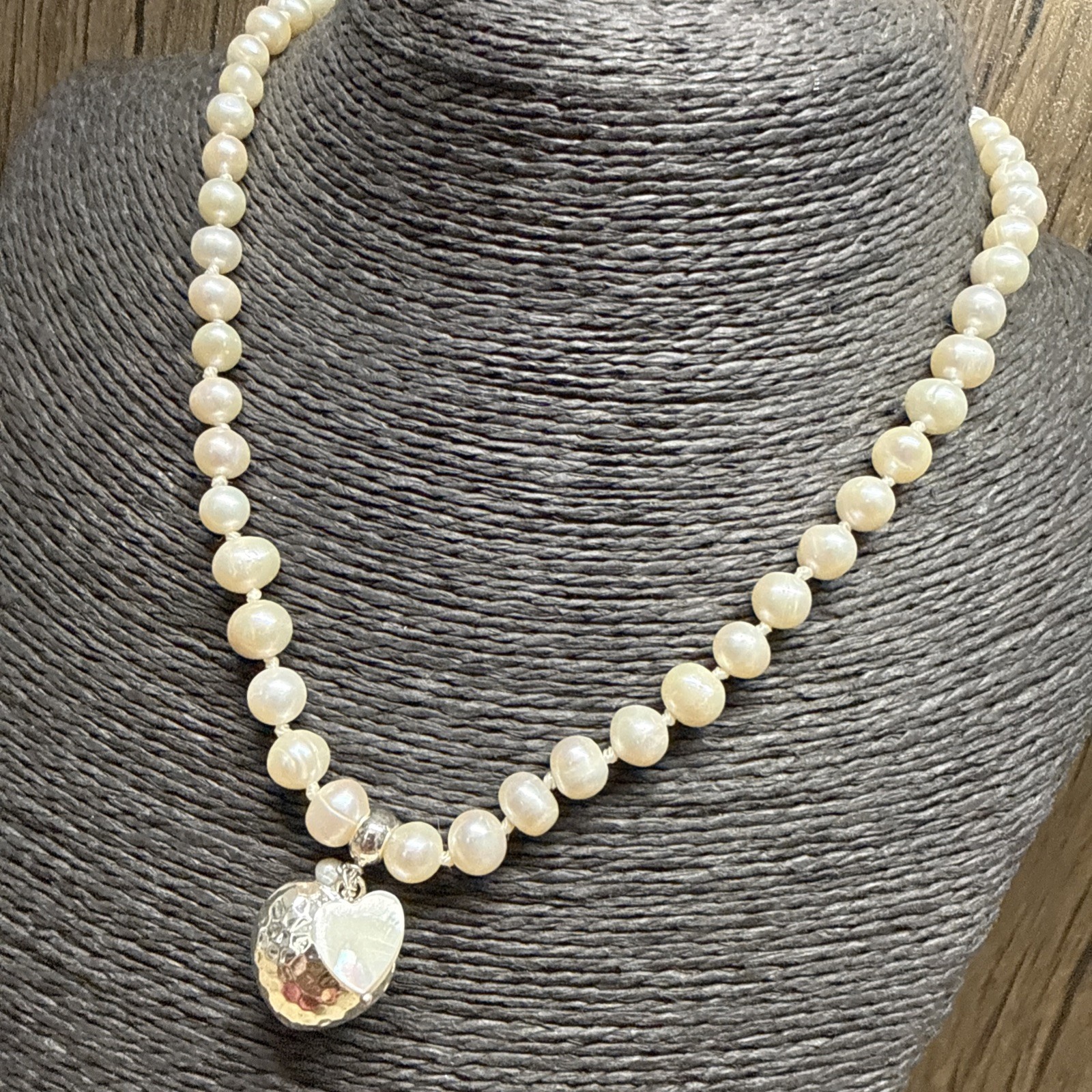JOMA Jewellery Heart Pendant Necklace Silver Plate Real Pearls Pretty 46cm/18″