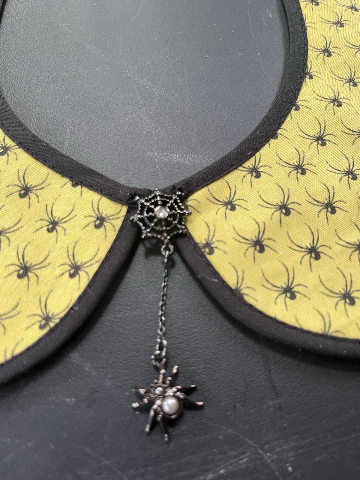 Yellow And Black Spider Collar Halloween Choker Necklace Gothic punk Witchy