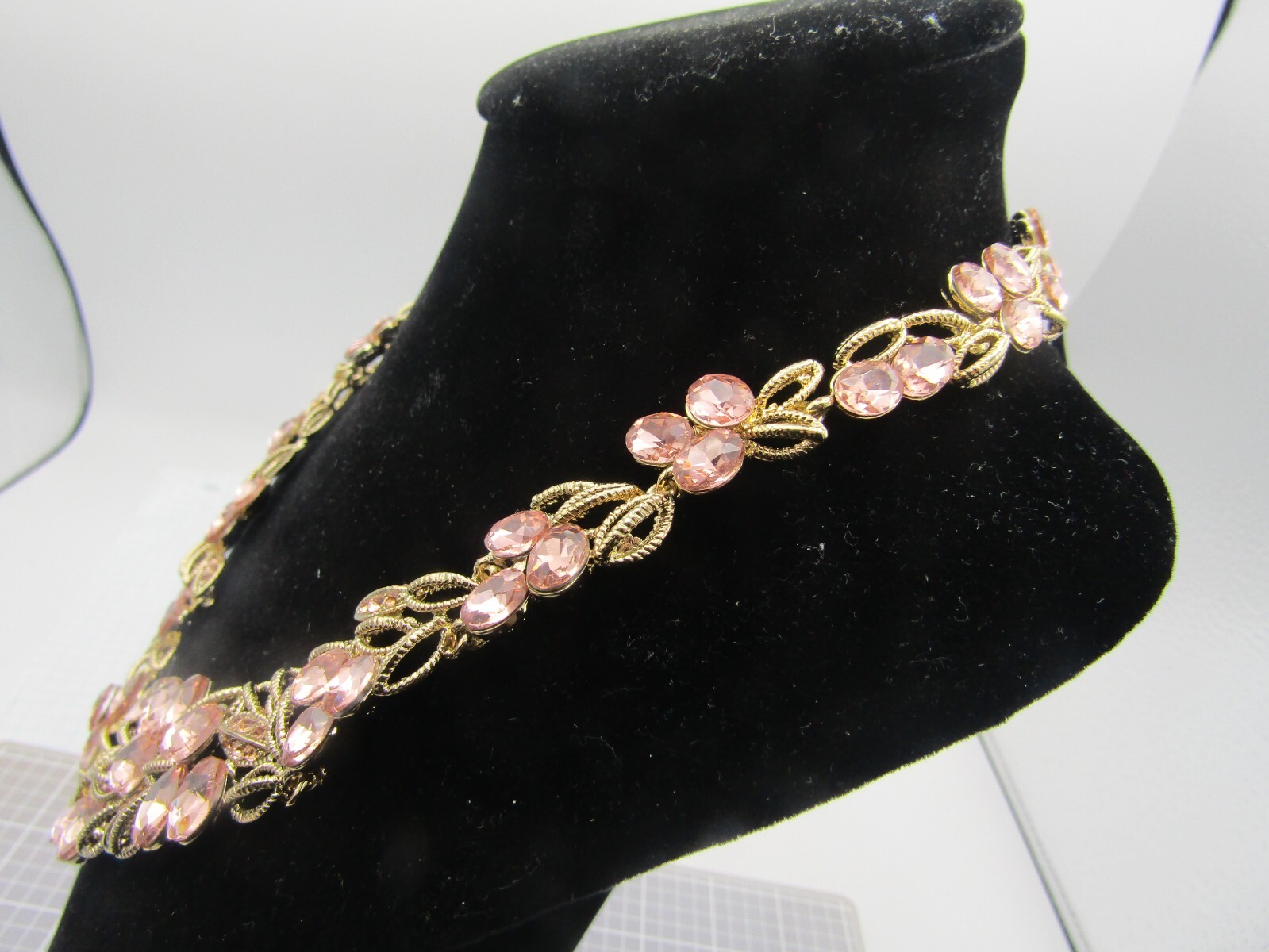 17″ STATEMENT NECKLACE AND EARRING SET GOLD TONE & PINK CRYSTALS NWOT w box