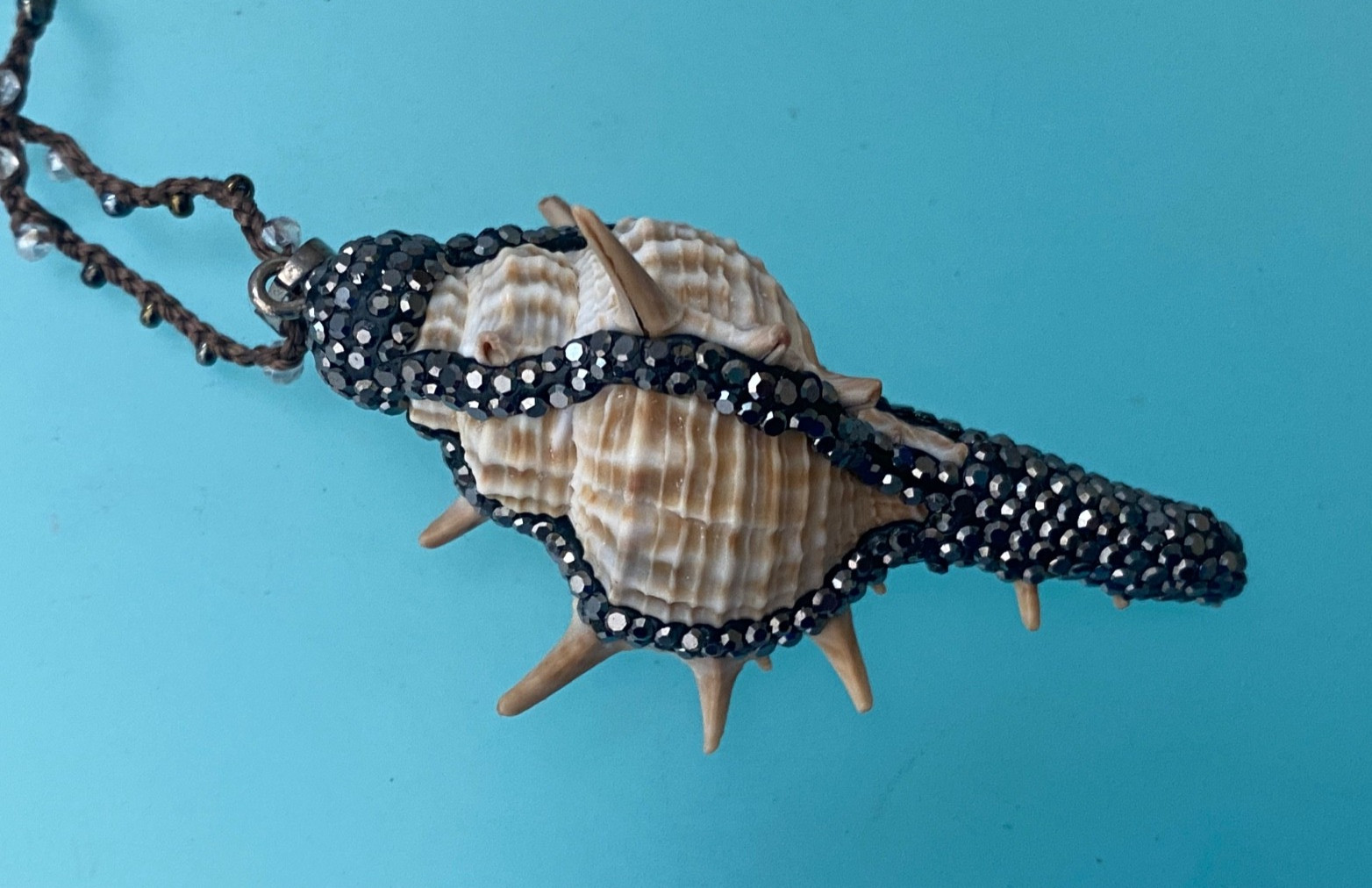 GENUINE CONCH SHELL W/ MARCASITE PENDANT NECKLACE CRYSTAL CORD
