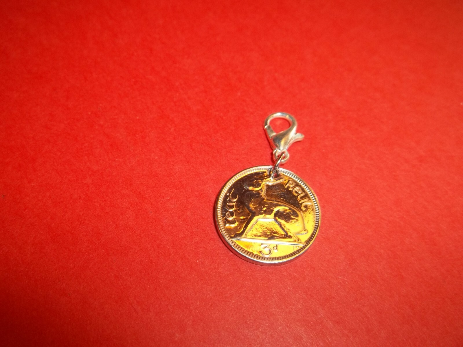 THREE PENNY COIN – IRISH HARE – HIGHLY POLISHED PENDANT / CHARM – 1942 to 1968