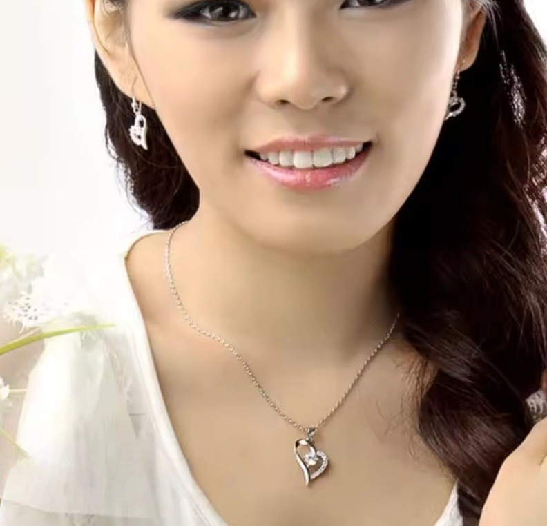 Silver Tone Crystal Heart Pendant Necklace Earrings – Womens Fashion Jewelry Set