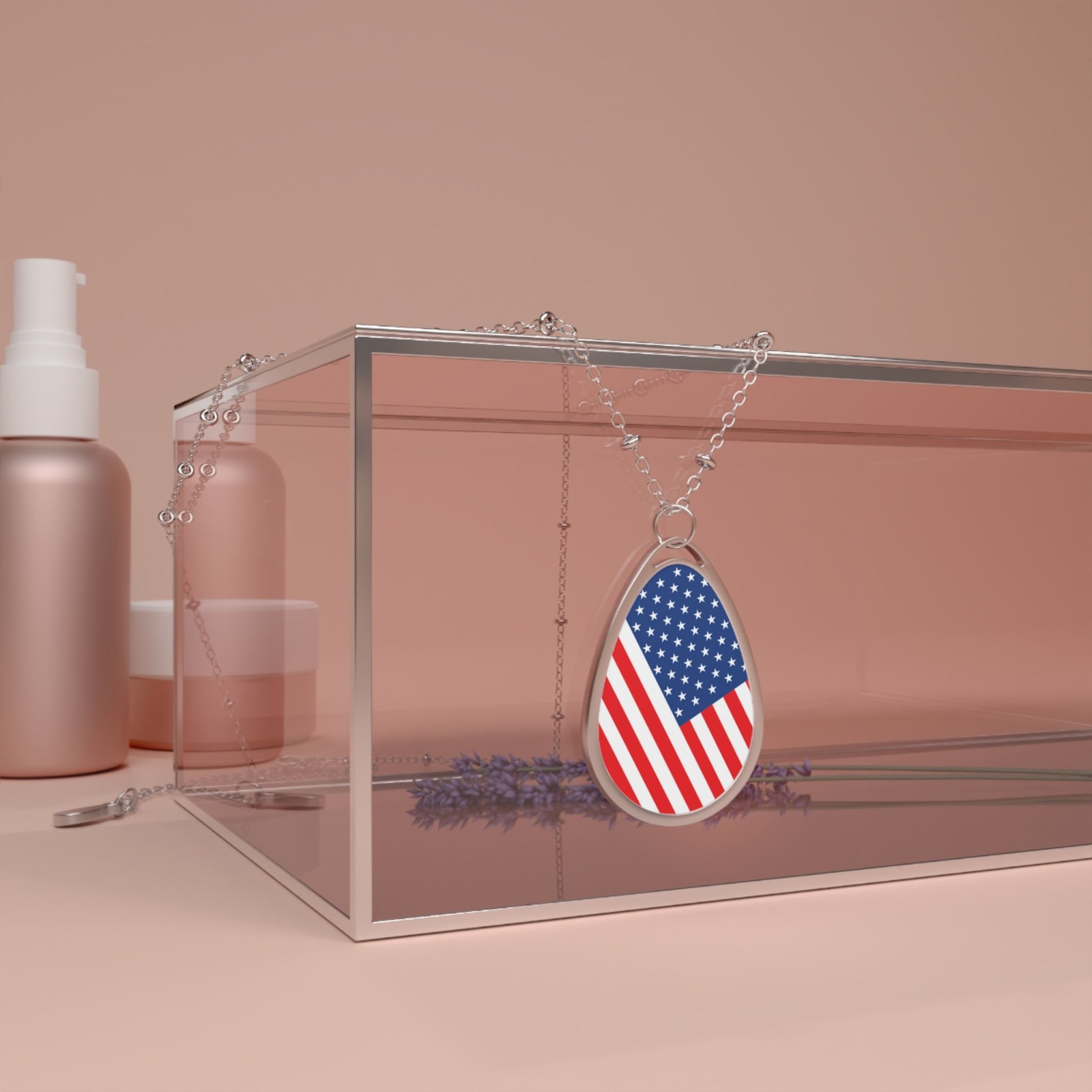 USA Flag Oval Necklace – American Pride Pendant – One Size / Silver