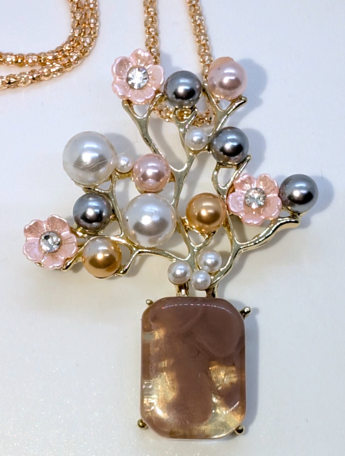 Lovely! Betsey Johnson Crystal / Pastel Pearl Floral Arrangement Necklace Brooch