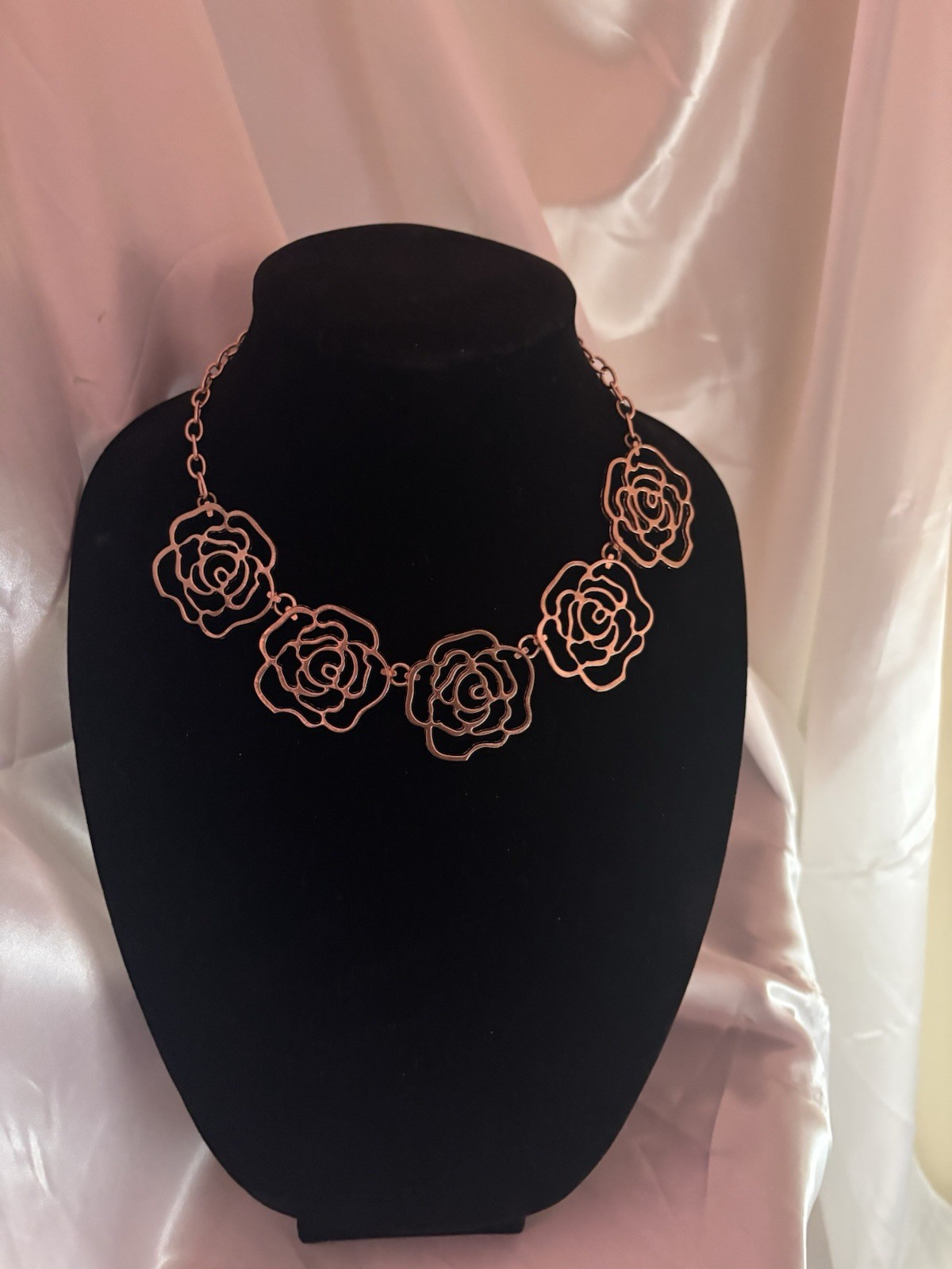Floral Rose Gold Statement, Necklace With Adjustable Chain ￼