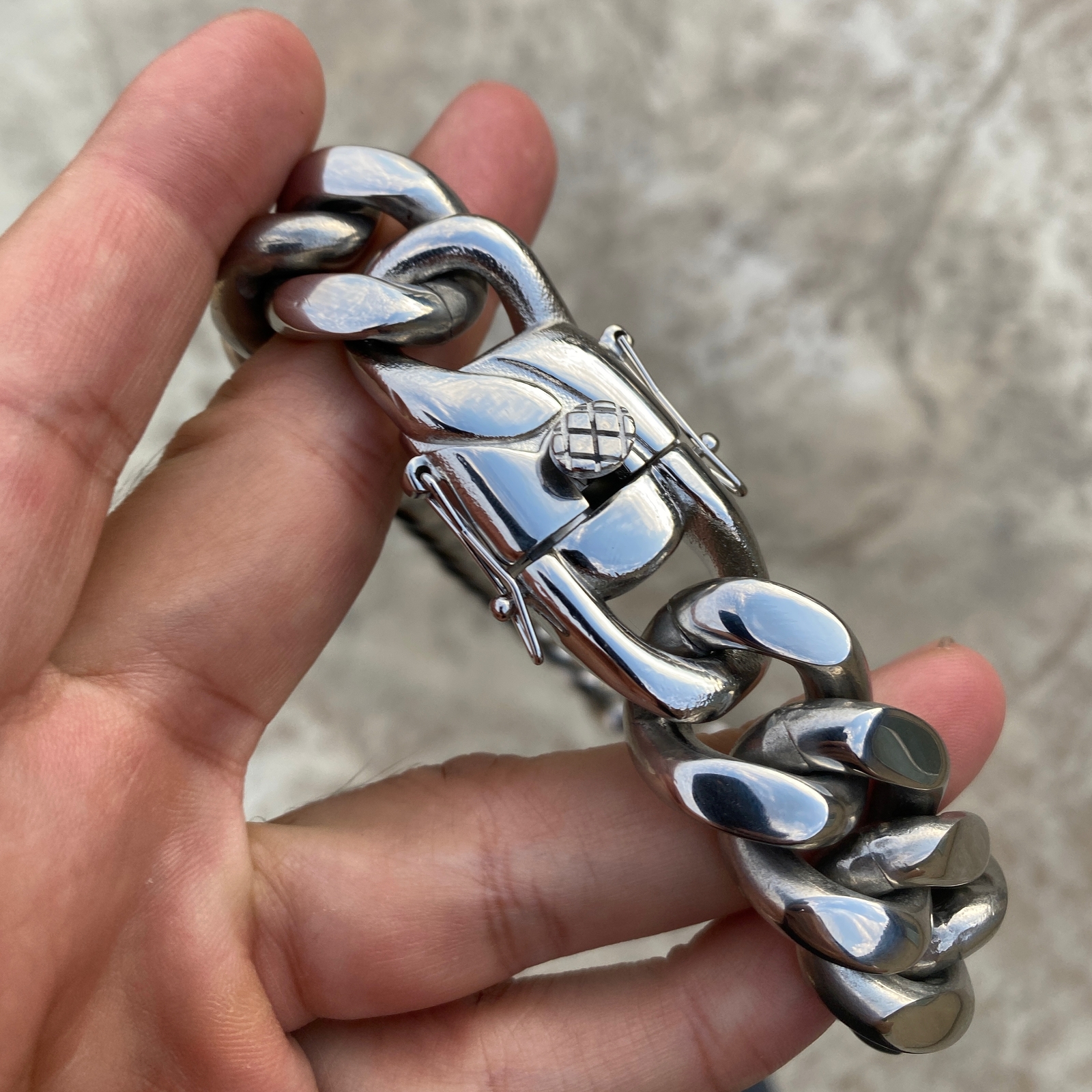 Mens Cuban Chain Choker 316L Stainless Steel Heavy Hip Hop Necklace 18″ in 22MM