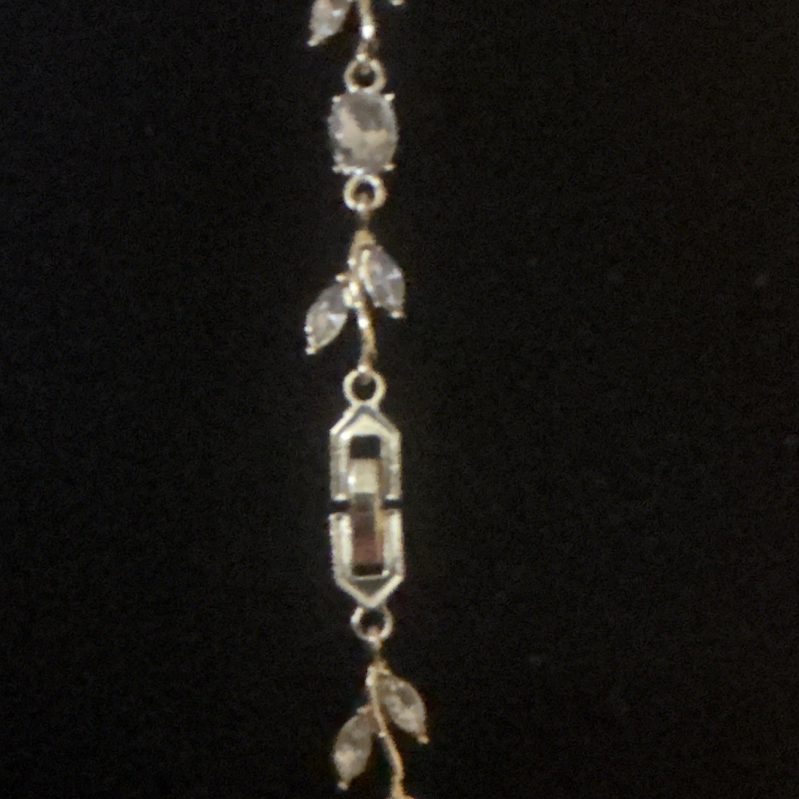 18” Gold Tone Link Chain Necklace Clear Crystal Floral Leaf Rhinestone Box Clasp