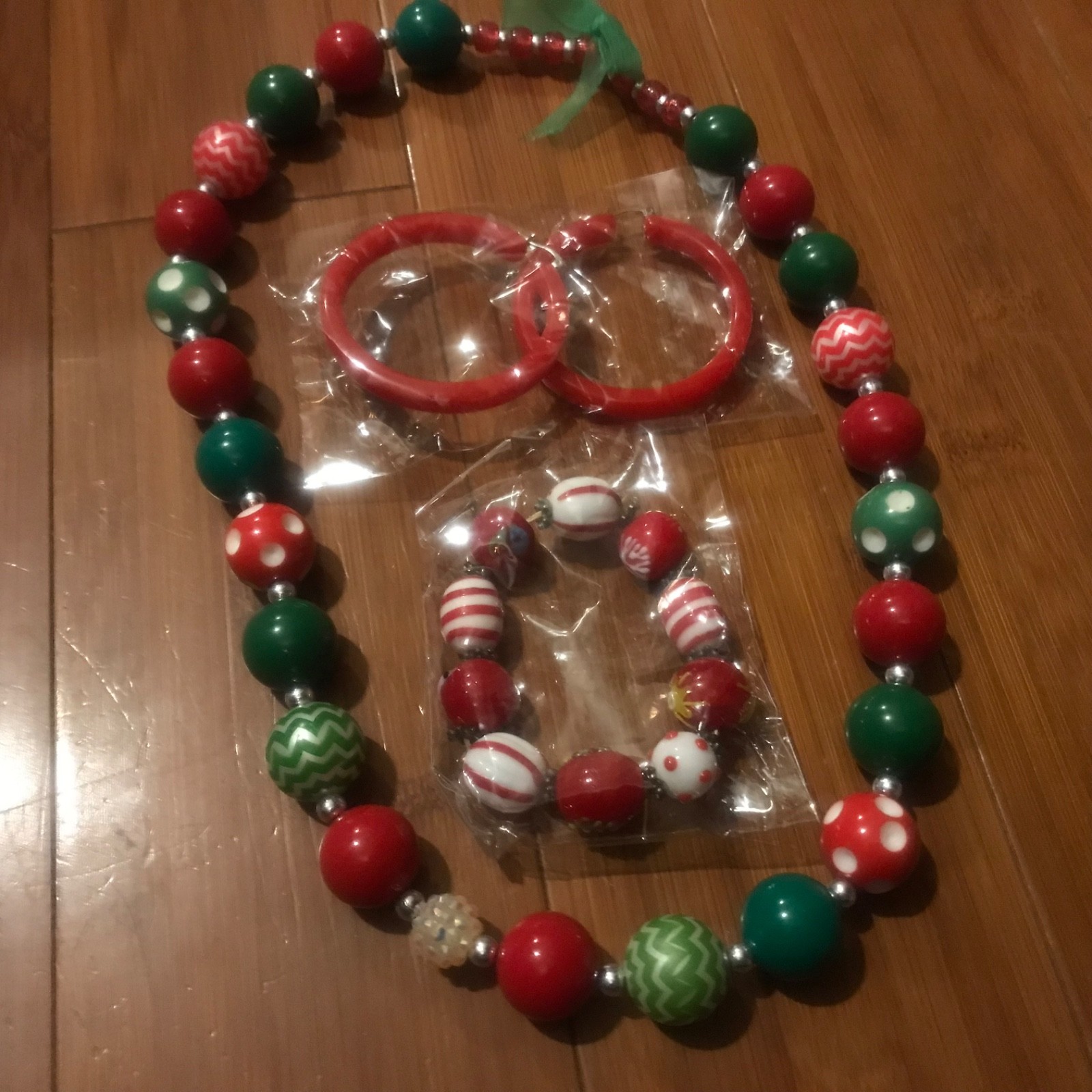 Christmas Stretch Necklace, Bracelet Earrings 3 pc Beaded Chunky Statement