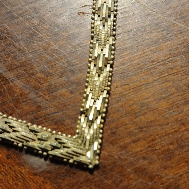 Gold Tone V-Shaped Herringbone Chain Necklace Metal Box Clasp Closure