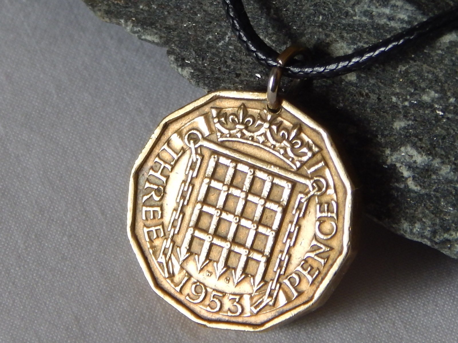 Antique 1953 Great Britain Coin Pendant Necklace Portcullis Chains & Crown #17