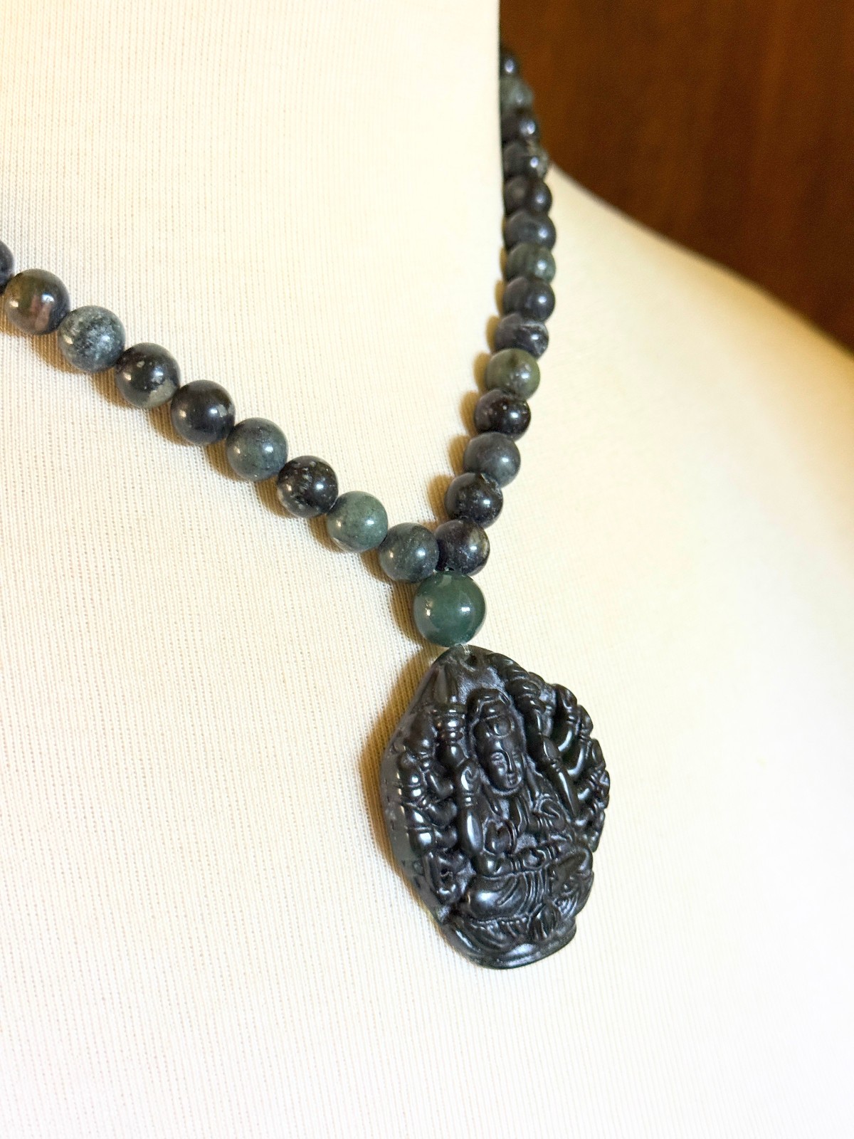 Chinese Guanyin necklace jadeite green black pendant jade unisex beaded China