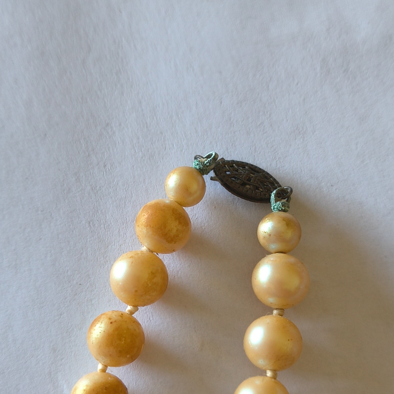 Cream Imitation Faux Pearl Beaded Necklace with Barrel Closure