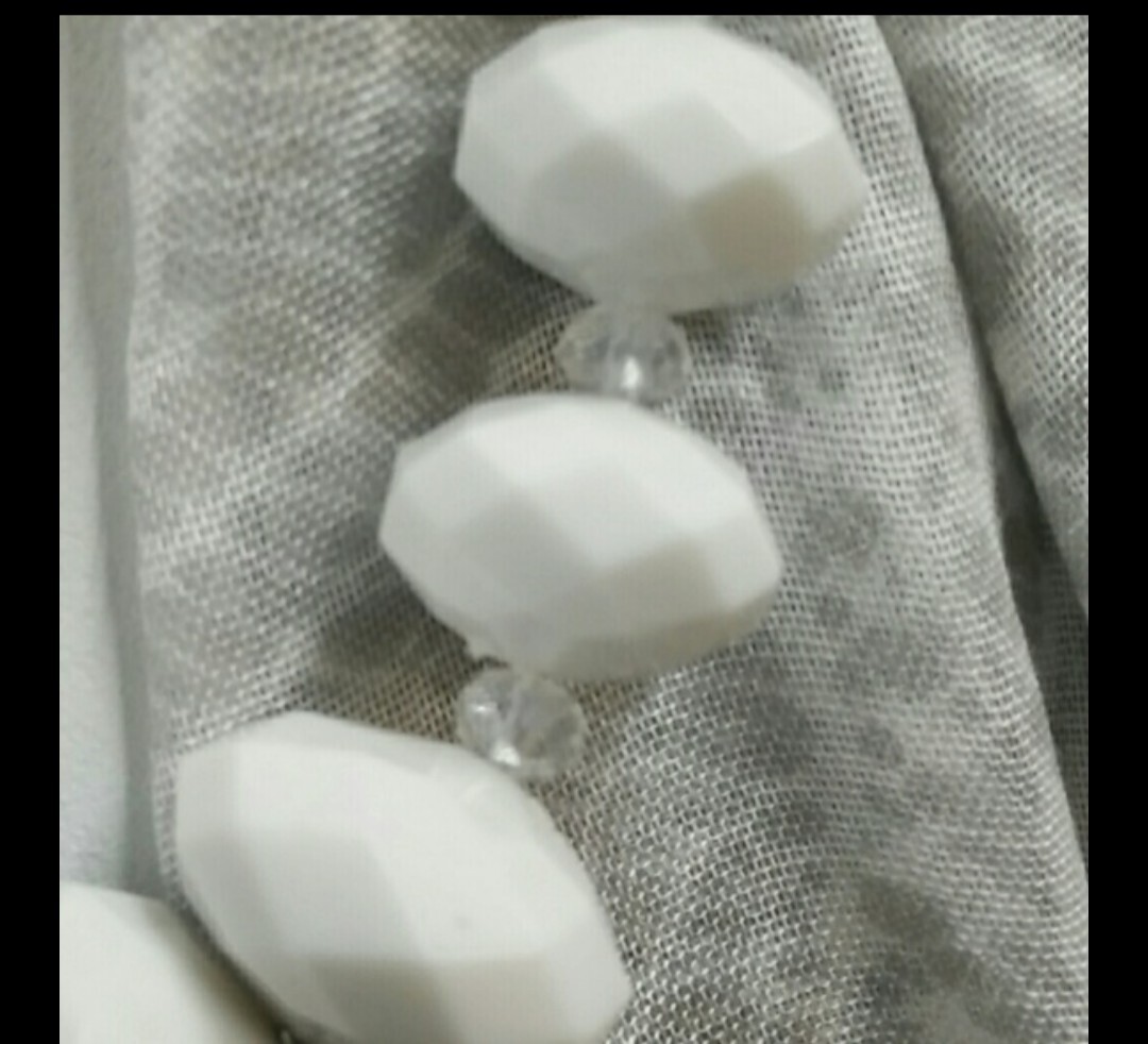 Izaro Faceted Various White Beaded Necklace Chrome Tiny Beads New With Tag Boxed