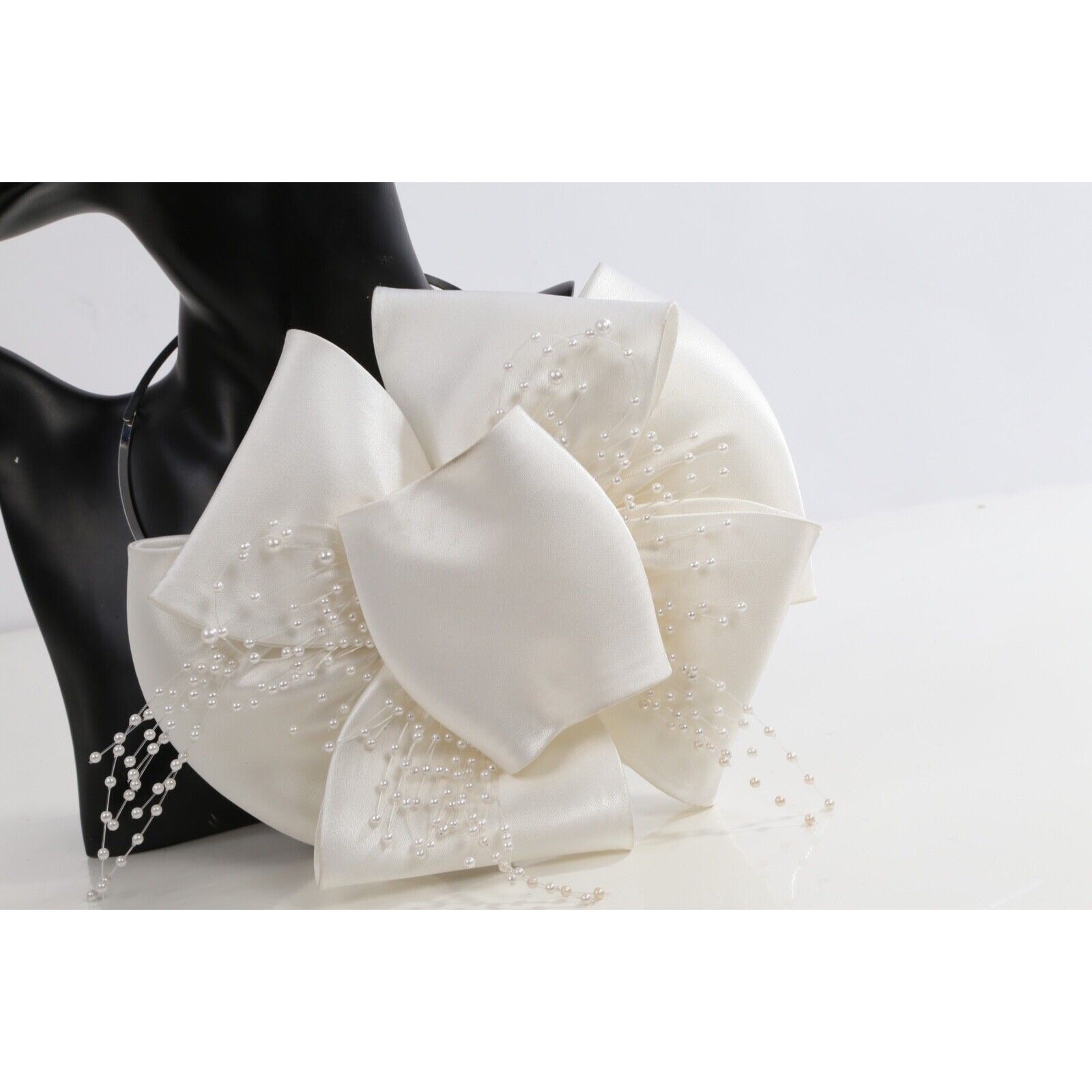 Vintage White Satin Silk Bow Pearl Choker Beaded Ribbon Necklace Bridal Gift