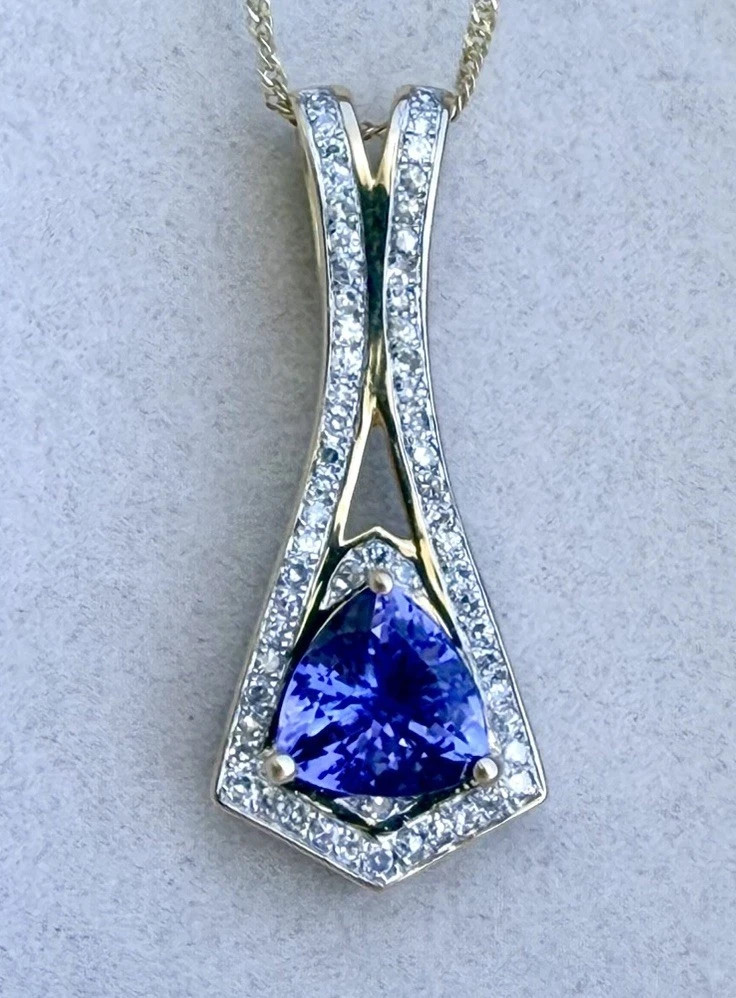 2.78 Ct Trillion Cut Tanzanite Pendant Wedding Pendant 14K Yellow Gold