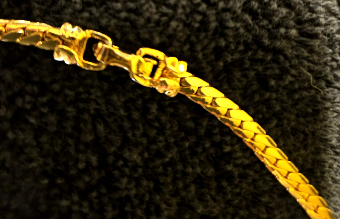 Daria 16″ VTG Sparkle Statement Goldtone Rhinestone Necklace Pre-Owned