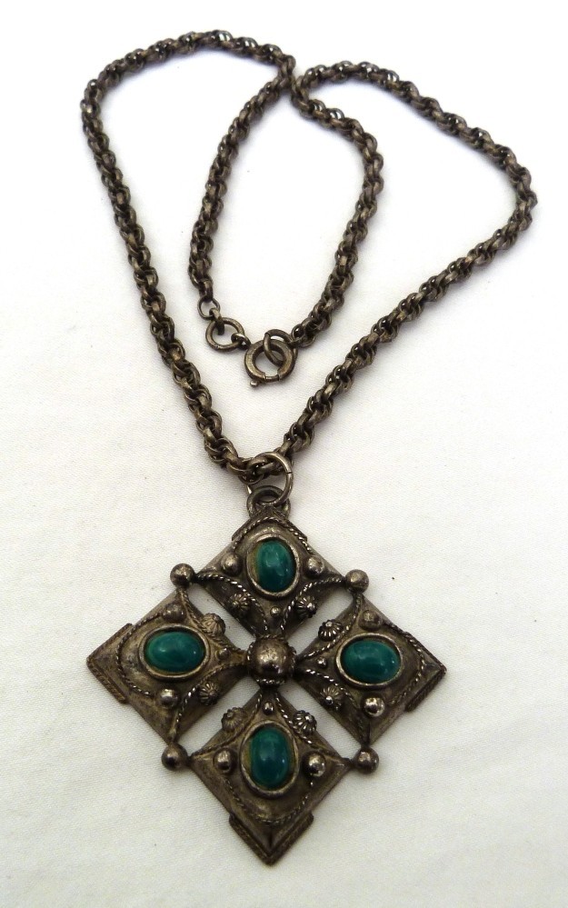 VINTAGE GERMANY LARGE GREEN CABOCHONS ORNATE CROSS PENDANT THICK CHAIN NECKLACE