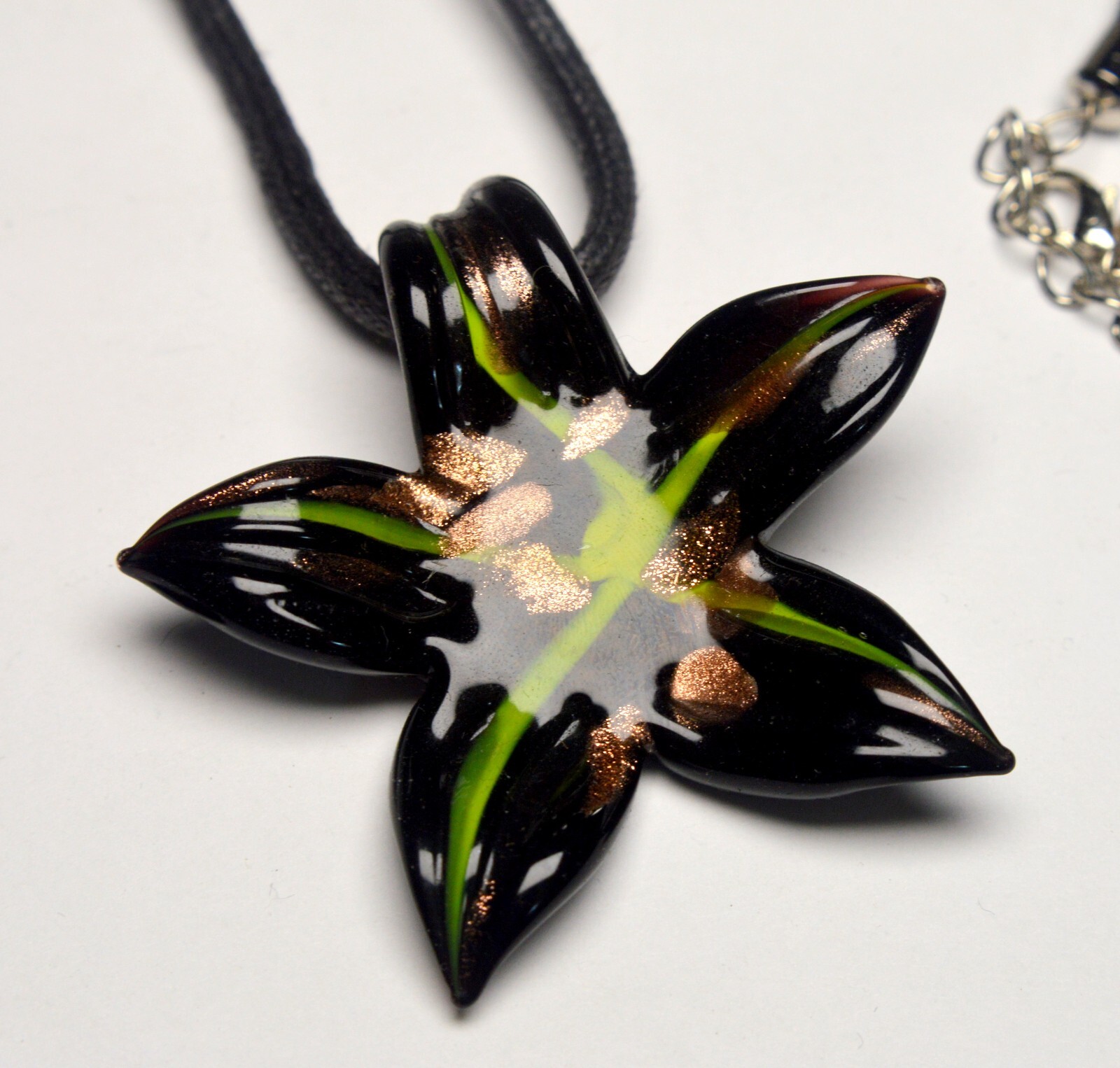 RRP 49,- NEW ITALY VENICE MURANO STAR FLOWER GLASS PENDANT IN BOX