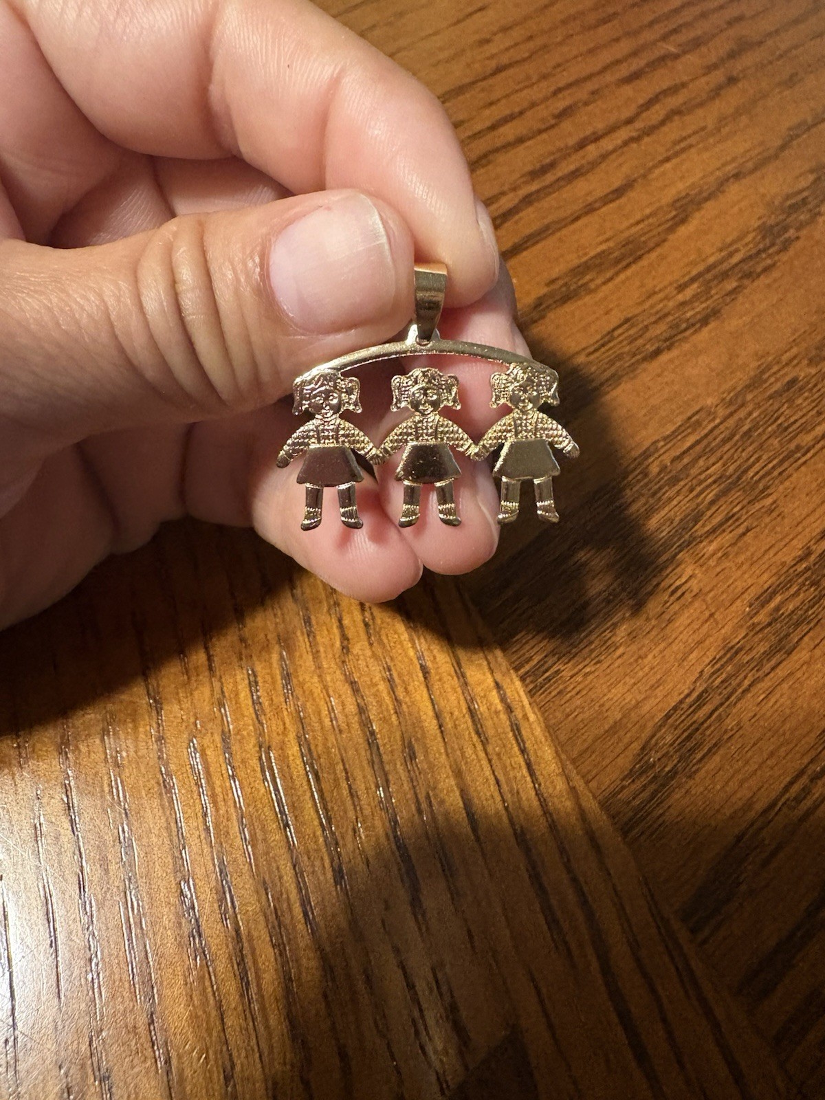 Gold Tone Three Girls Family Charm Pendant, Asymmetrical Shape, No Stone