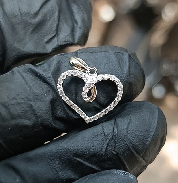 2 Ct Round Cut Simulated Diamond Women’s Heart Pendant In 14K White Gold Plated