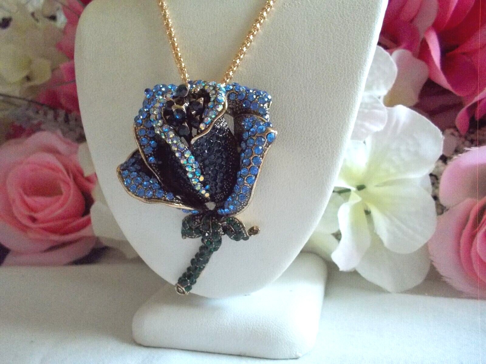 BETSEY JOHNSON SHIMMERING BLUE 3D ROSE PENDANT NECKLACE/BROOCH