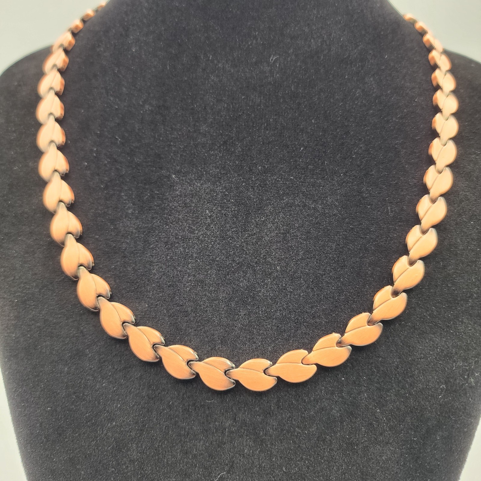 Copper Magnetic Necklace – 45 Magnets, 53 cm Therapy Necklace, Wellness Jewelry