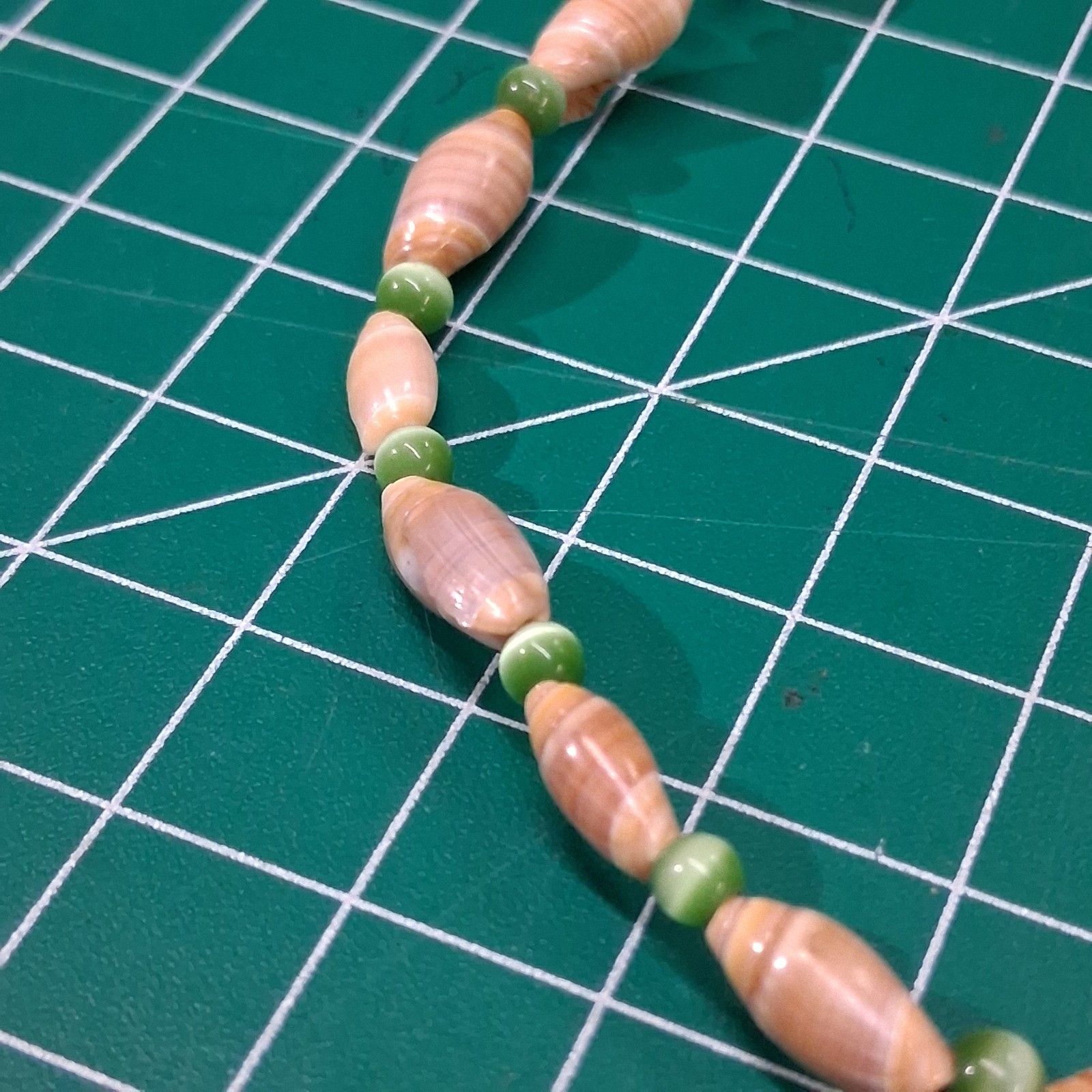 Vintage Tan Conch Sea Shell Green Glass Cats Eye Bead 16” Necklace