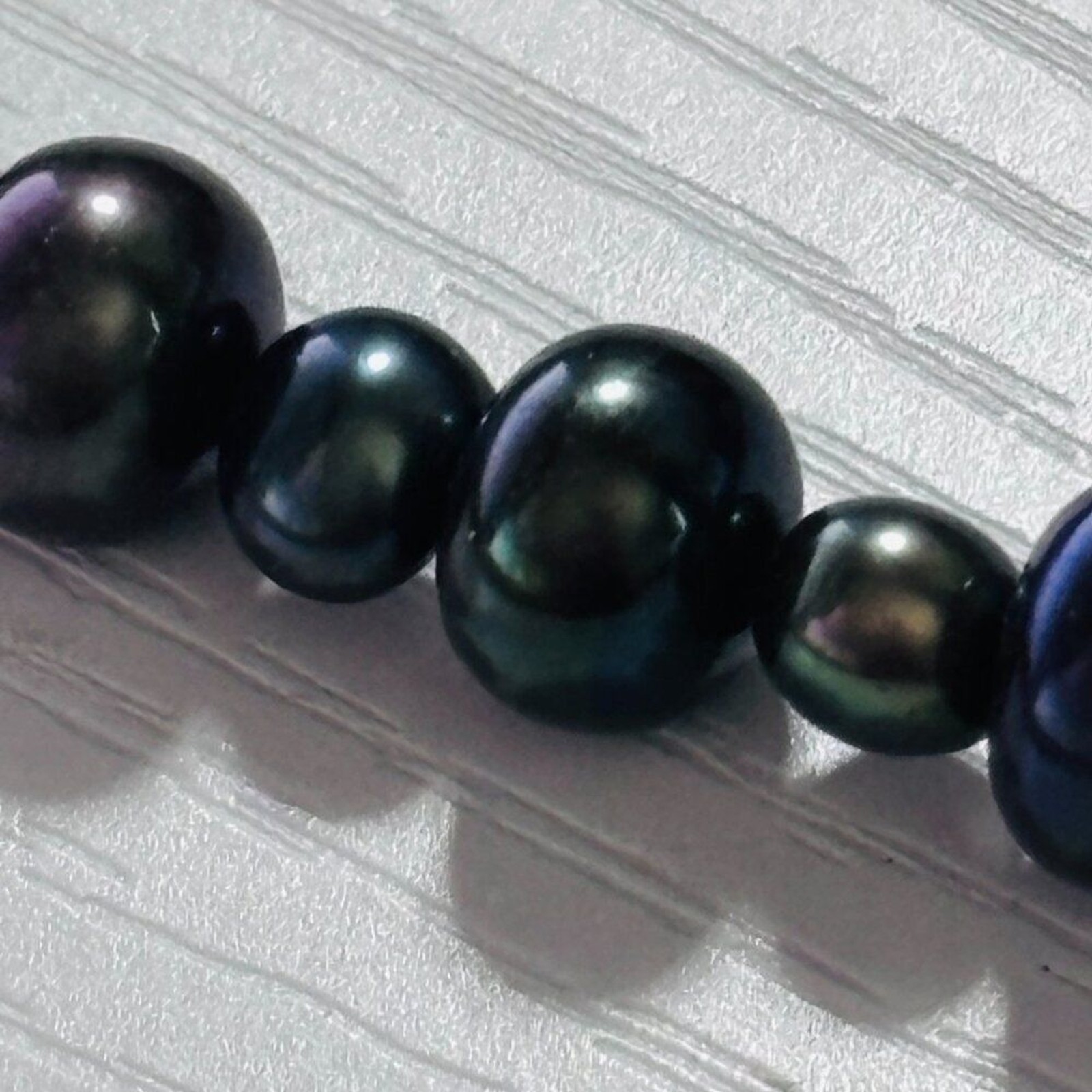 Black Peacock Pearl Beaded Necklace 18” Iridescent Classic