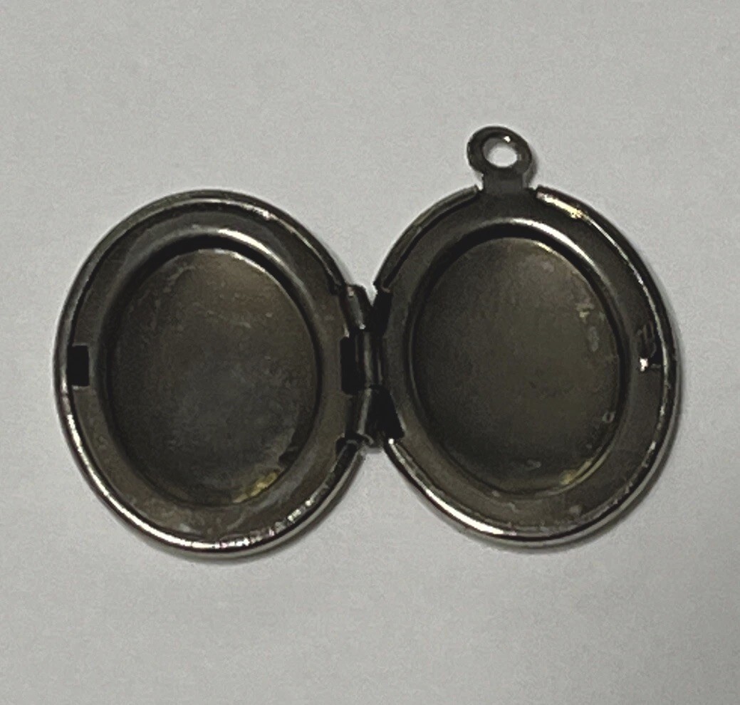 Silver Tone Photo Locket Oval