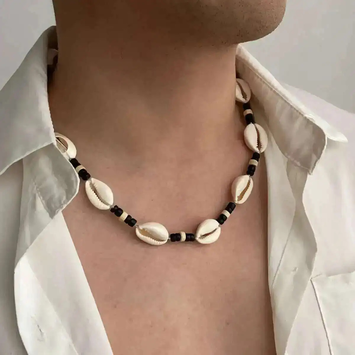 Bohemian Scallop Wood Bead Choker Necklace for Men Retro Adjustable Short
