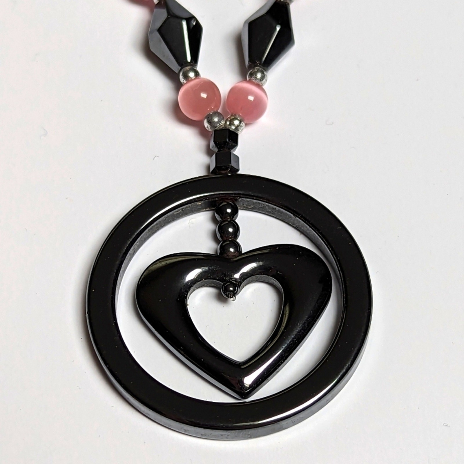 Hematite Gunmetal Pink Cat’s Eye Beaded Modern Heart Pendant Necklace
