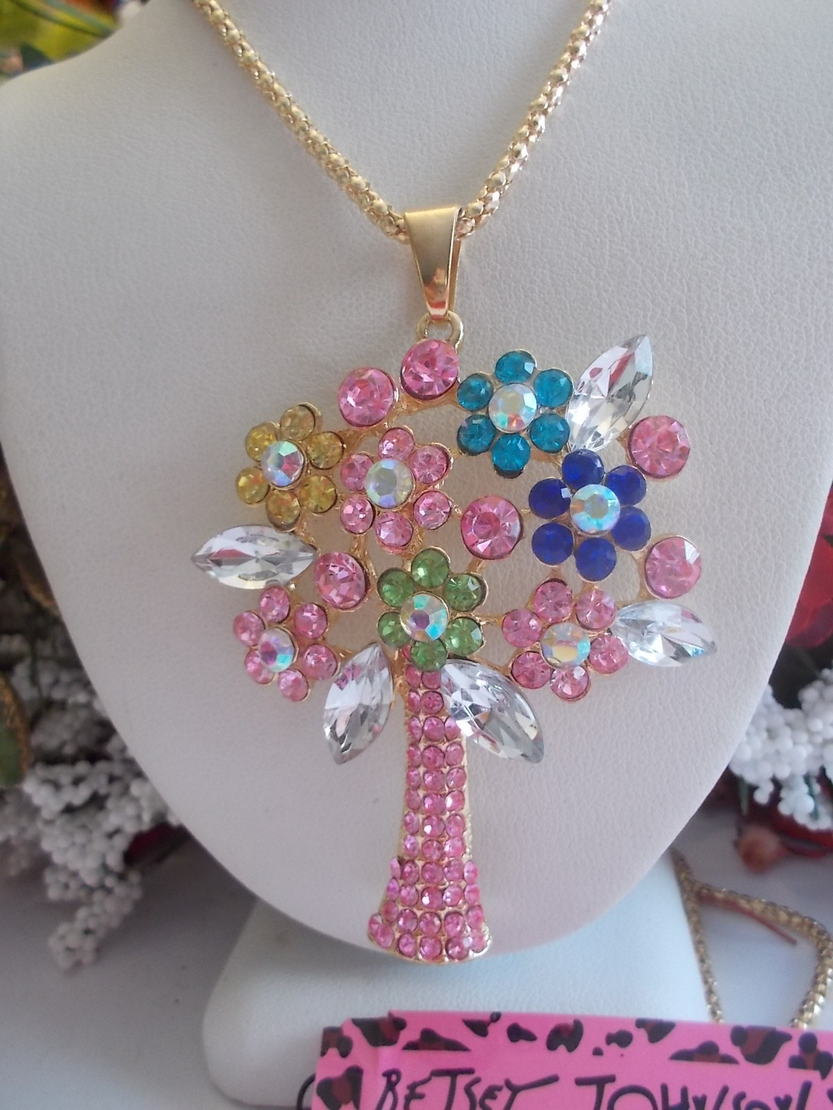 BETSEY JOHNSON LOVELY PINK VASE WITH FLOWER BOUQUET PENDANT CHAIN NECKLACE