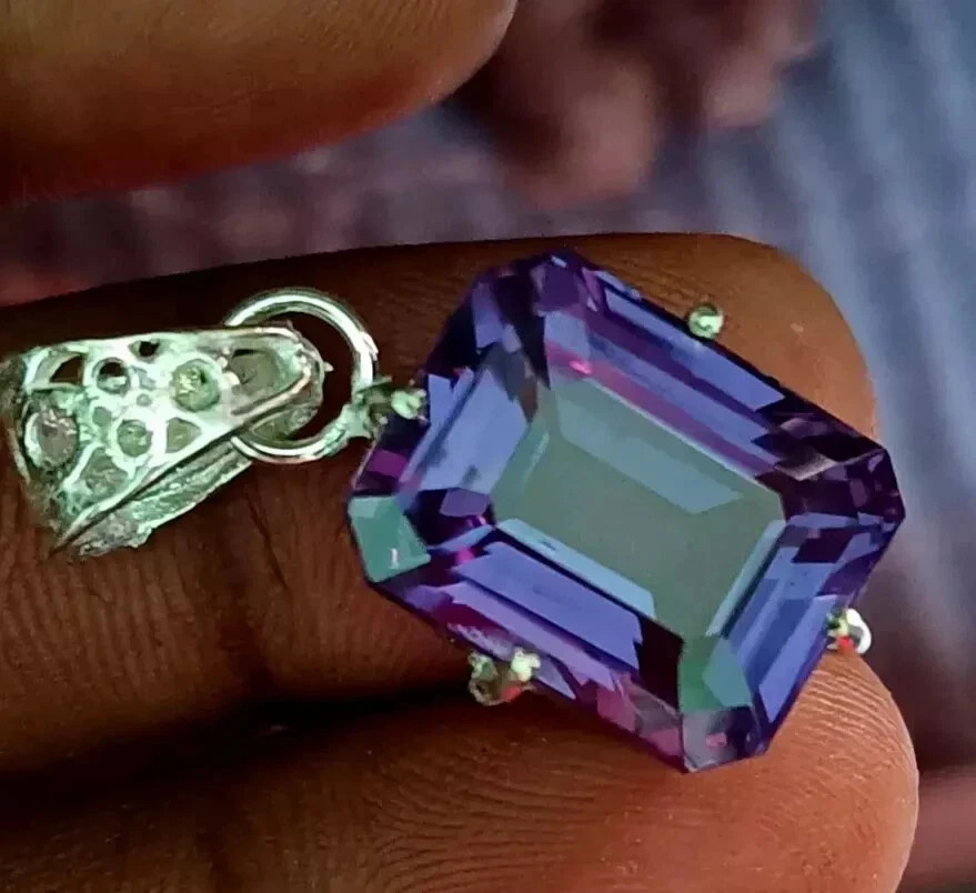 Natural 24 Ct Color Change Alexandrite Certified Gemstone Pendant 925 Silver A+