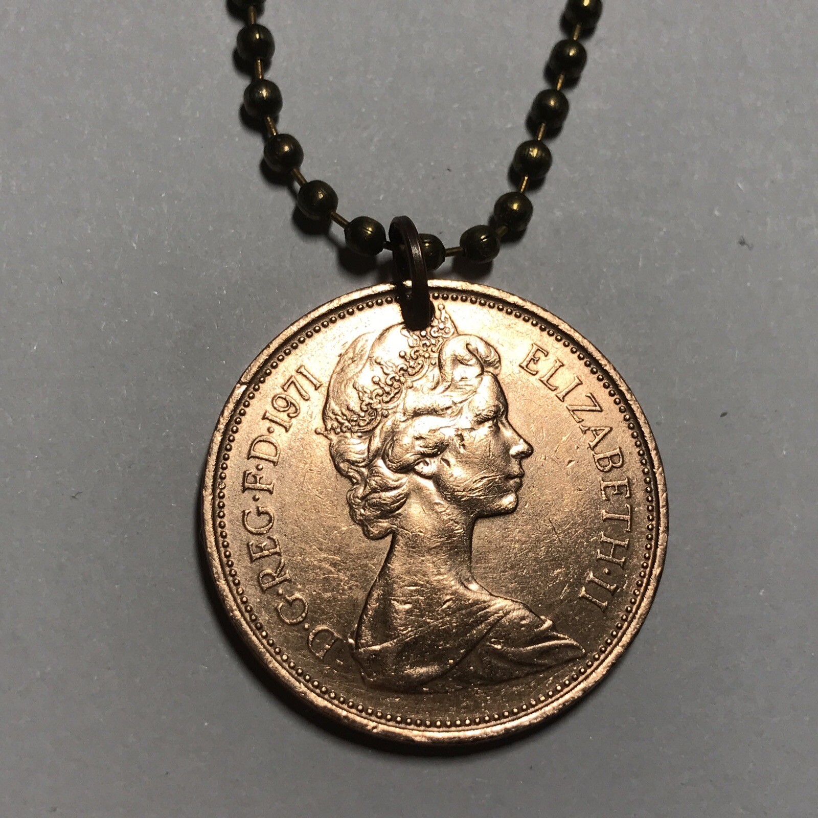 UK 2 Pence Bron Coin Pendant Prince of Wales Plume Welsh Ostrich. Elizabeth. A1