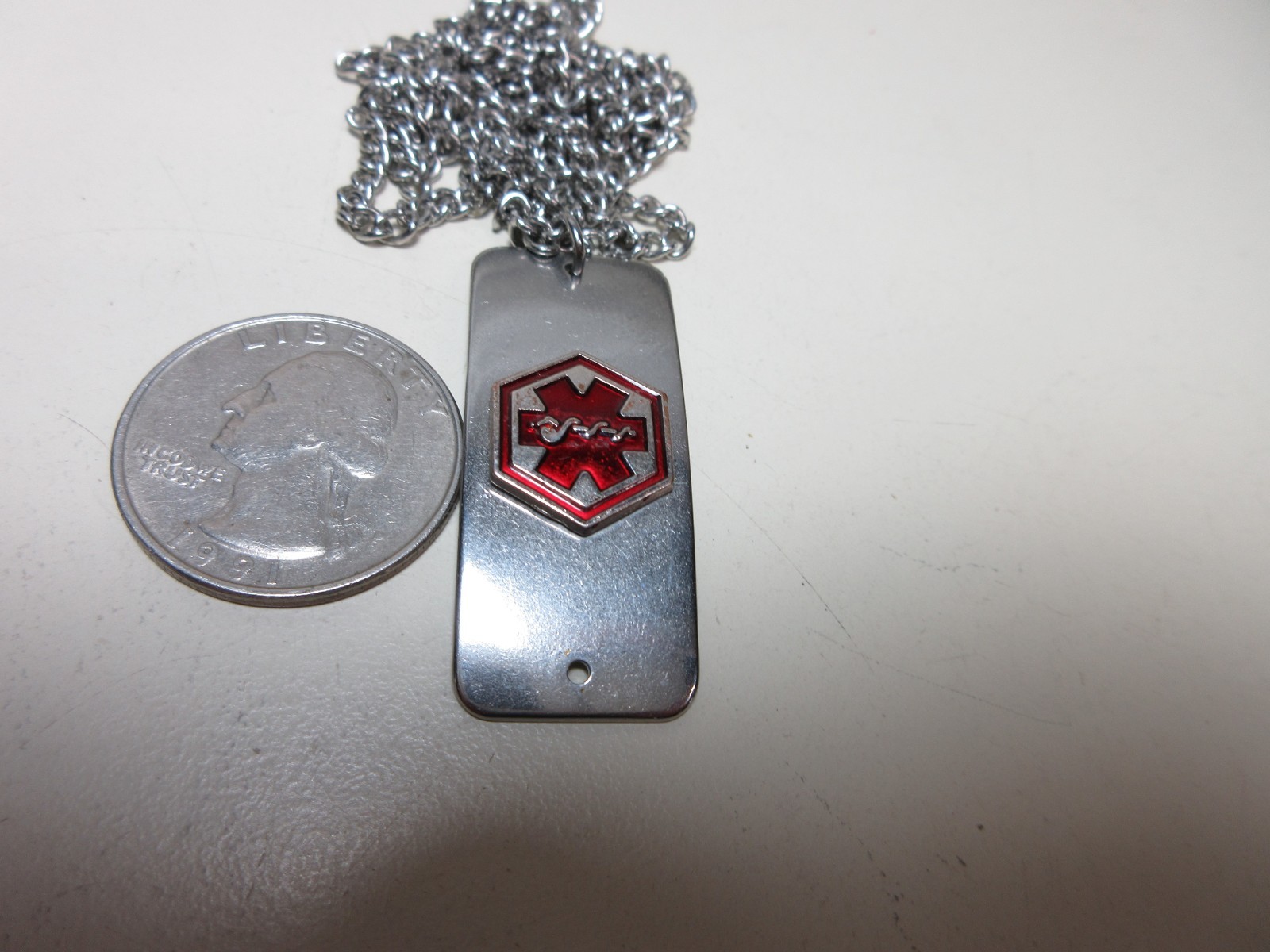 MEDICAL ALERT ID NECKLACE PENDANT DIABETIC HEALTH EMERGENCY SILVER TONE #25