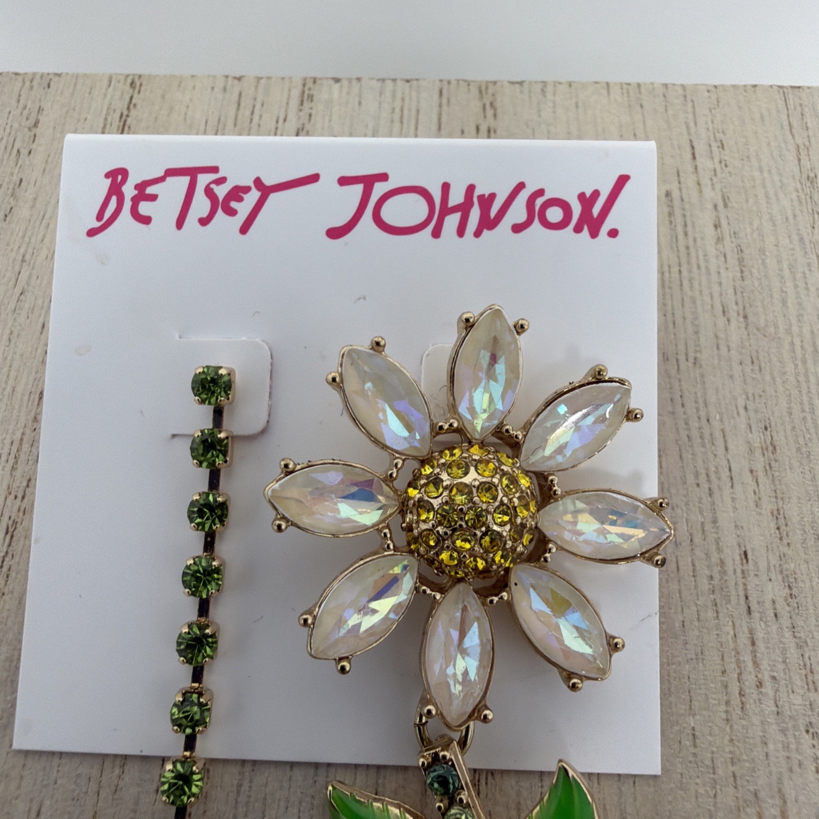 Betsey Johnson Daisy Mismatch Earrings Iridescent Rhinestone Gold Tone Flower