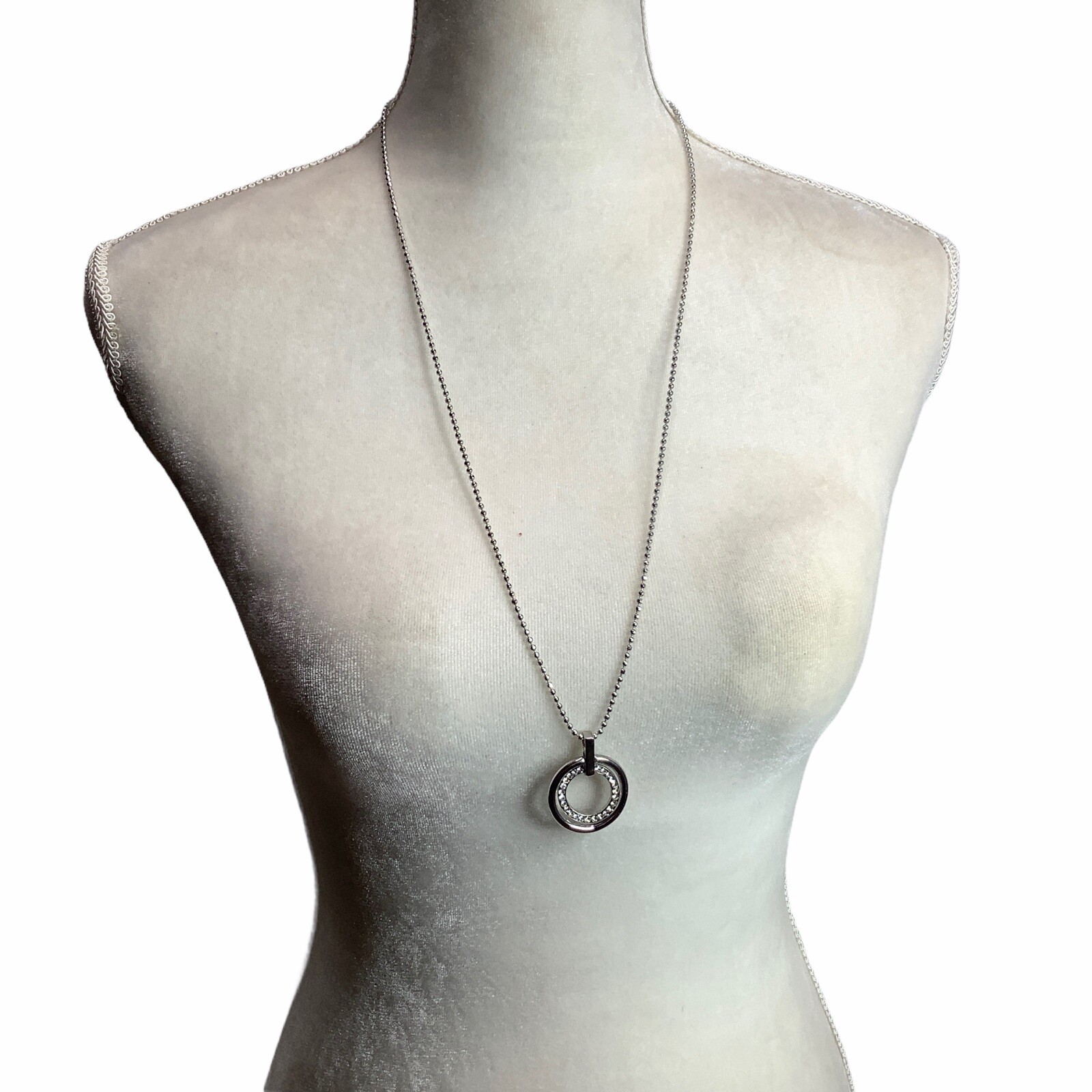 Cookie Lee Silver Tone 2 Circle Hoop RhinestonePendant Necklace 32″ total