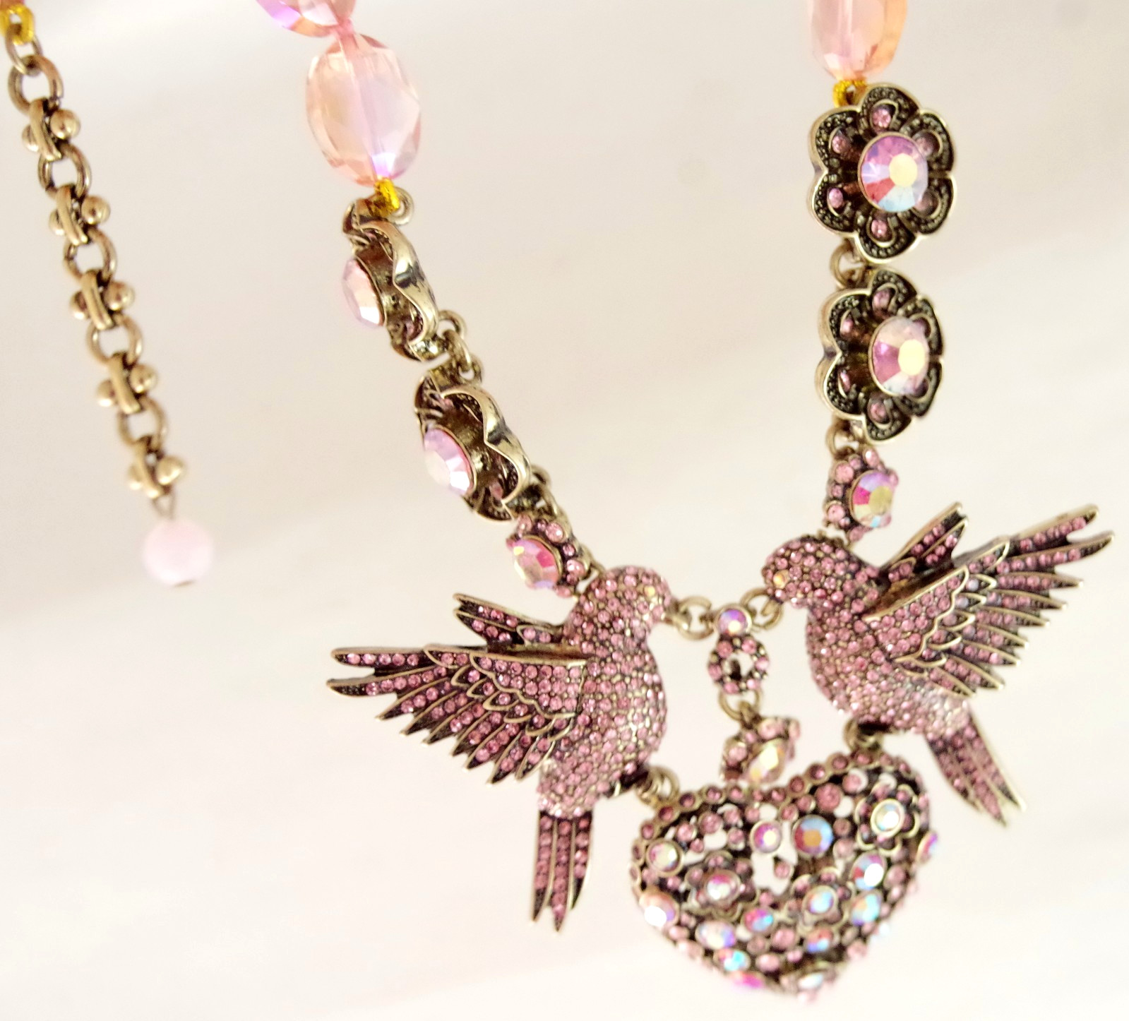 DESIGNER STYLE PINK AB CRYSTAL RHINESTONE LOVE BIRDS VALENTINE HEART NECKLACE