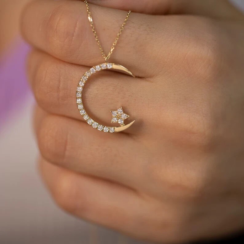 Round Cut Simulated Diamond Beautiful Pendant With Chain 14k Yellow Gold Plated