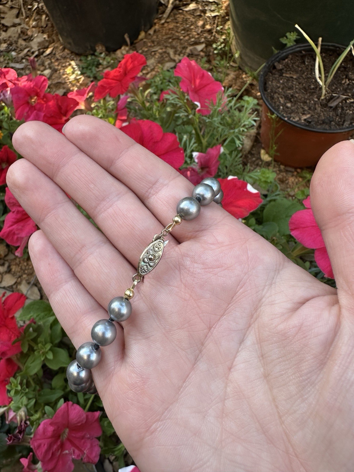 Vintage 1980s Gray Simulated Pearl Beaded Strand Necklace with Oval Charm Clasp