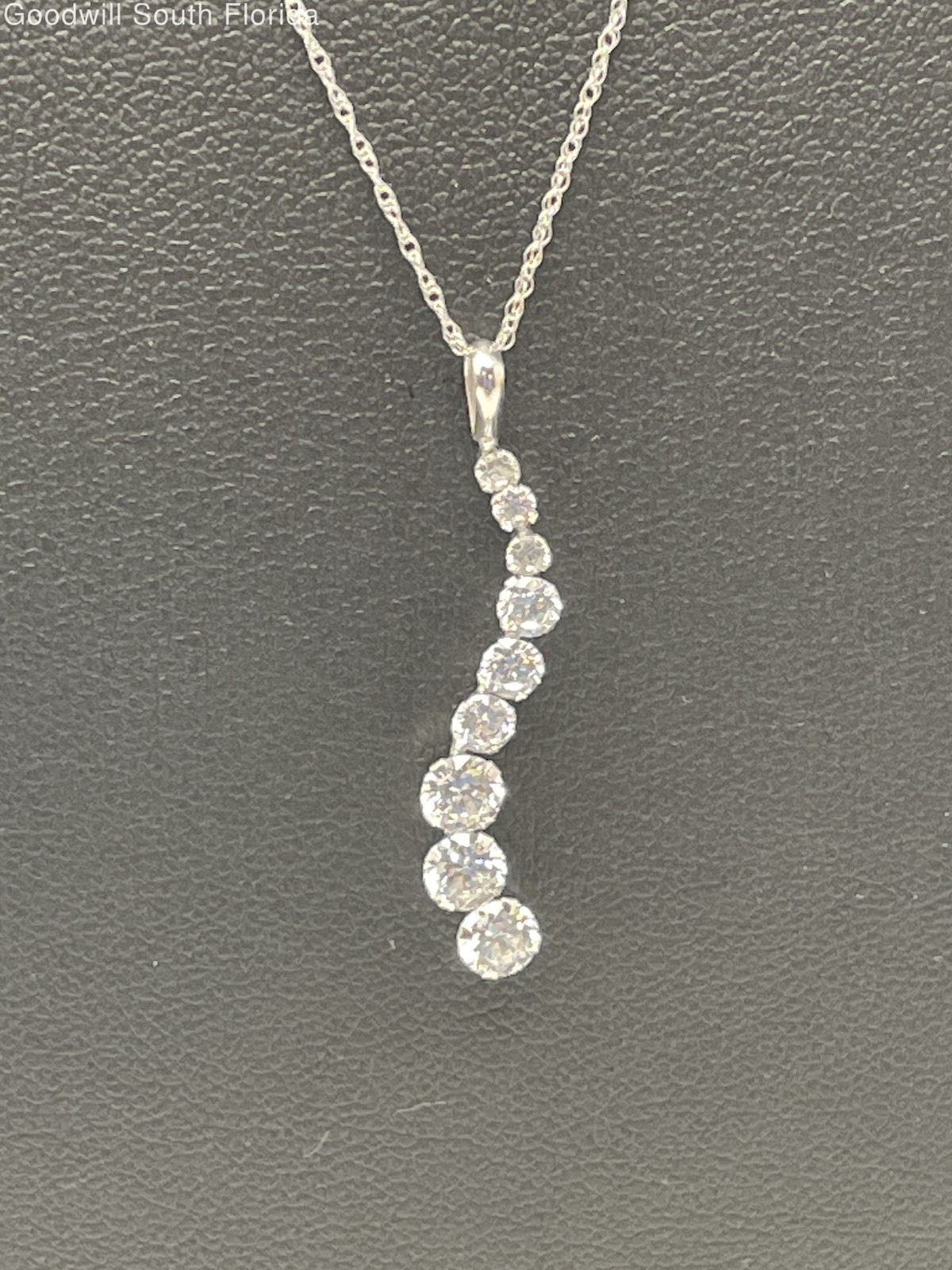 White Gold 14K Chain-Pendant (Stamped 14K. Tested 13.94KT, 13.47KT NSK) 1.3gr