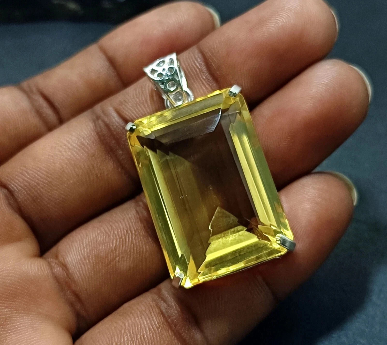 Premium GIE Certified Natural Topaz 121.70 Ct 925 Silver Pendant Mr Gemstone T02