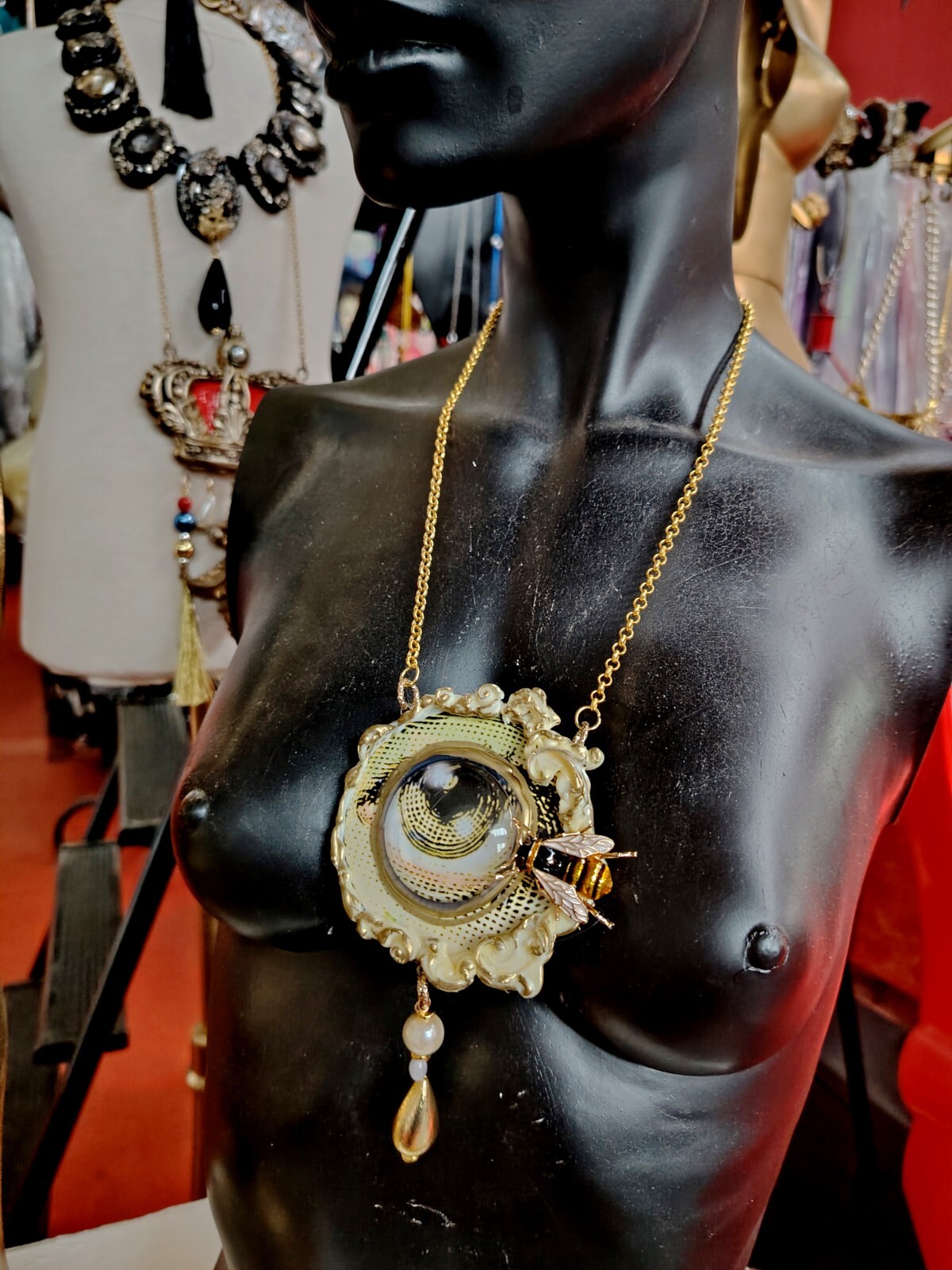 Luxury Jewellery Woman Jewel Necklace Pendant Honey Bee Nest Magic Eye Jewelry