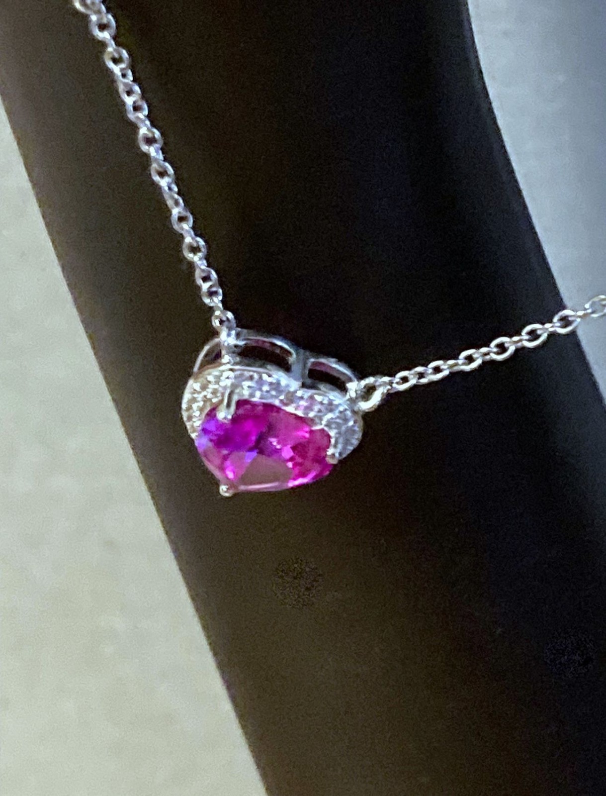 DIAMONIQUE BY KATHY LEVINE HEART’S DELIGHT FUCHSIA PINK STATION NECKLACE